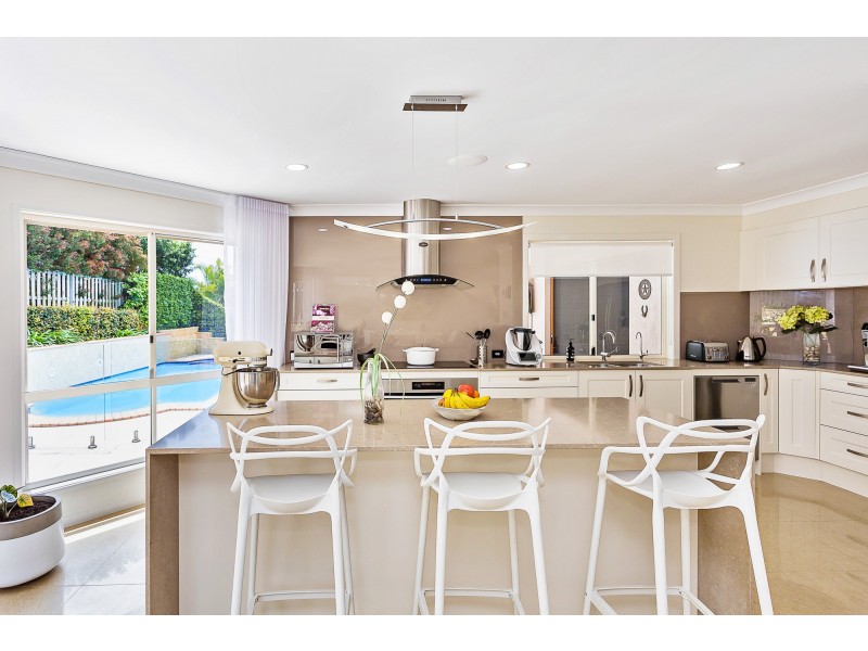 5 Hertford Crescent, Mudgeeraba QLD 4213