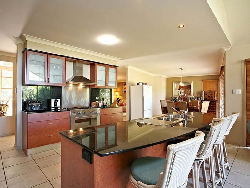 201 Chesterfield Drive, Bonogin QLD 4213