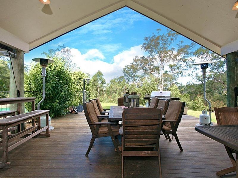 201 Chesterfield Drive, Bonogin QLD 4213