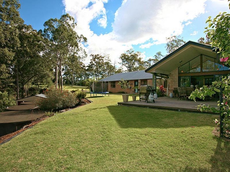201 Chesterfield Drive, Bonogin QLD 4213