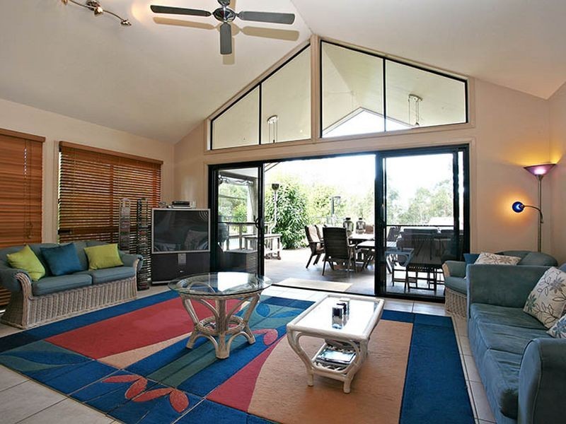 201 Chesterfield Drive, Bonogin QLD 4213