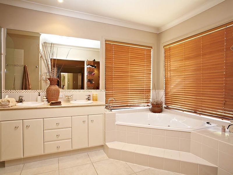 201 Chesterfield Drive, Bonogin QLD 4213