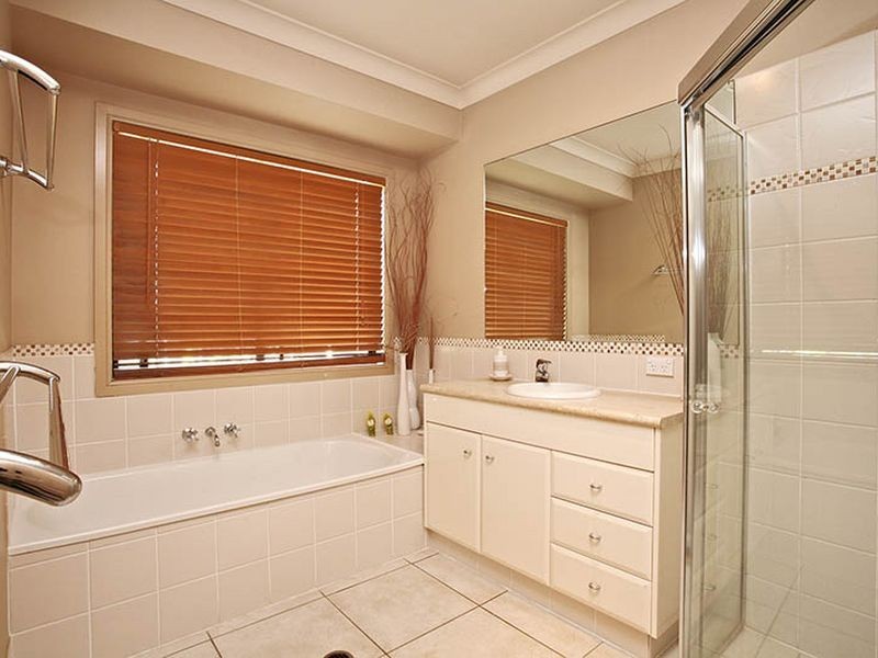 201 Chesterfield Drive, Bonogin QLD 4213