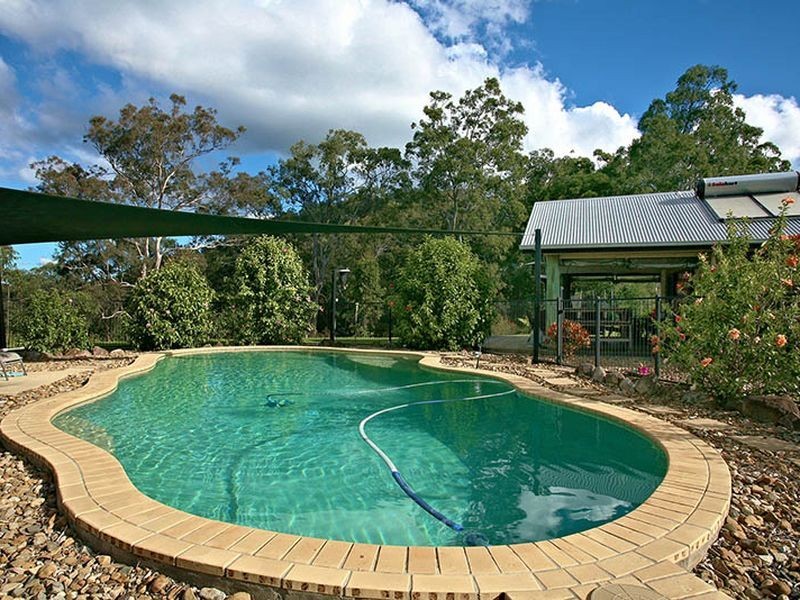201 Chesterfield Drive, Bonogin QLD 4213