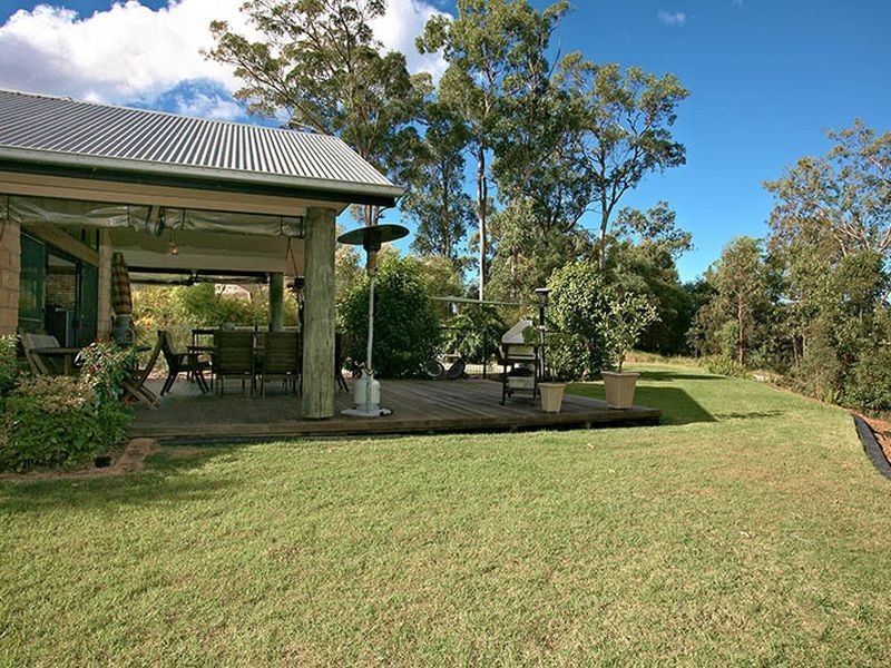 201 Chesterfield Drive, Bonogin QLD 4213