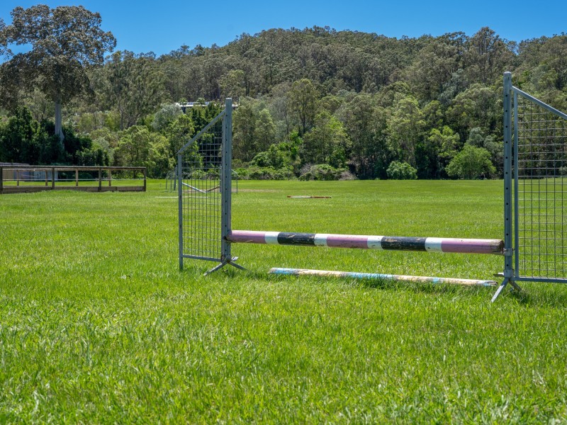 1 Walcoy Place, Worongary QLD 4213