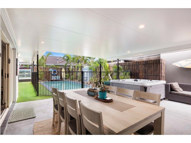 5 Carpentaria Court, Robina QLD 4226