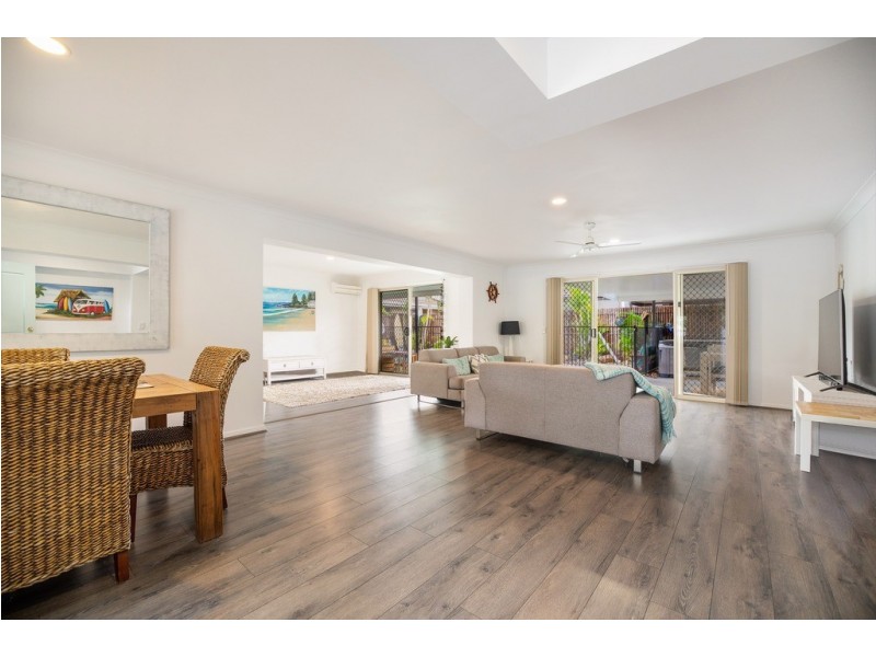 5 Carpentaria Court, Robina QLD 4226