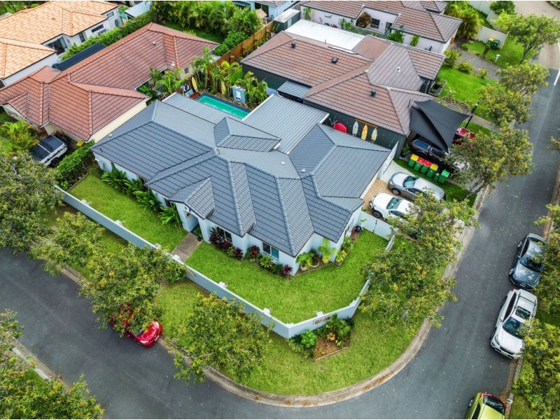5 Carpentaria Court, Robina QLD 4226