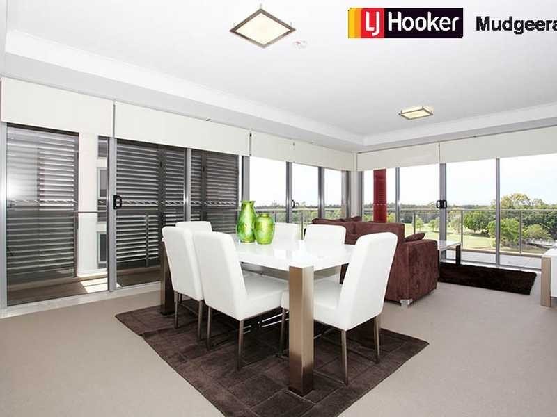 251/135 Lakelands Drive, Merrimac QLD 4226