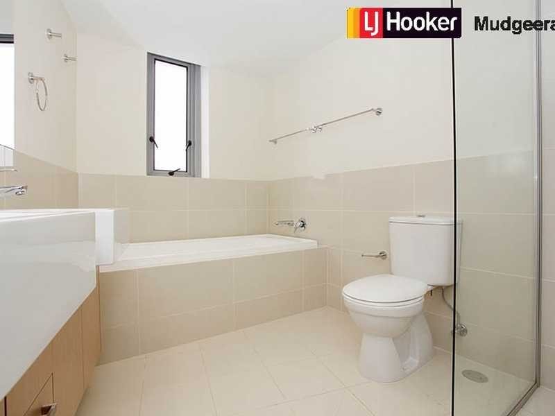 251/135 Lakelands Drive, Merrimac QLD 4226