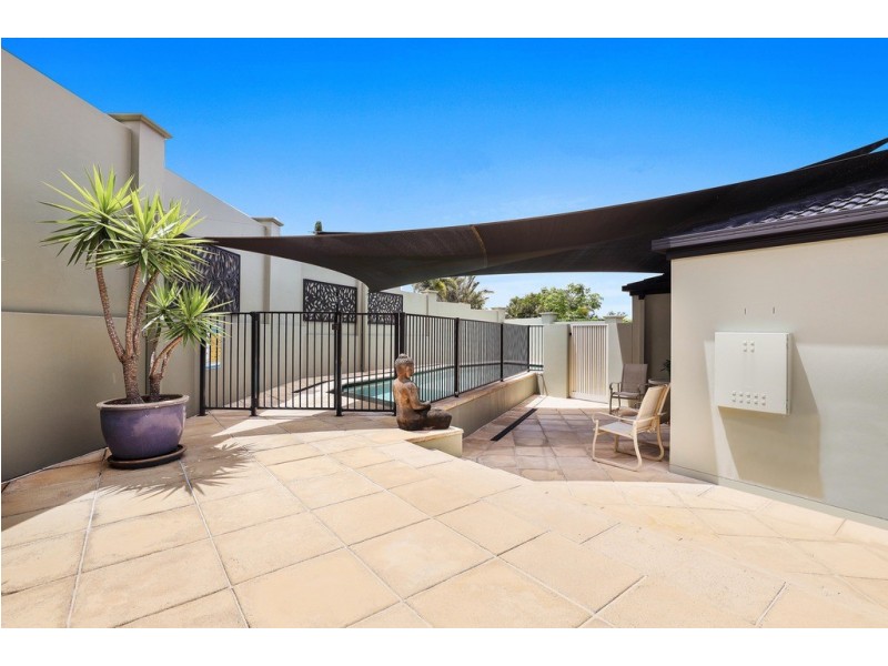 6 Bristol Place, Arundel QLD 4214