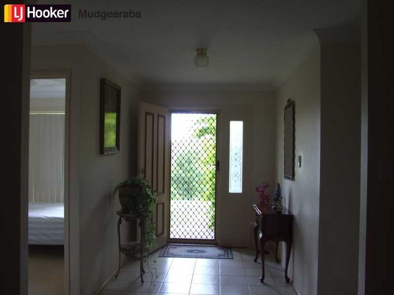17 Hertford Cresent, Mudgeeraba QLD 4213