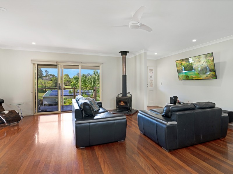 8 Otiose Court, Tallai QLD 4213