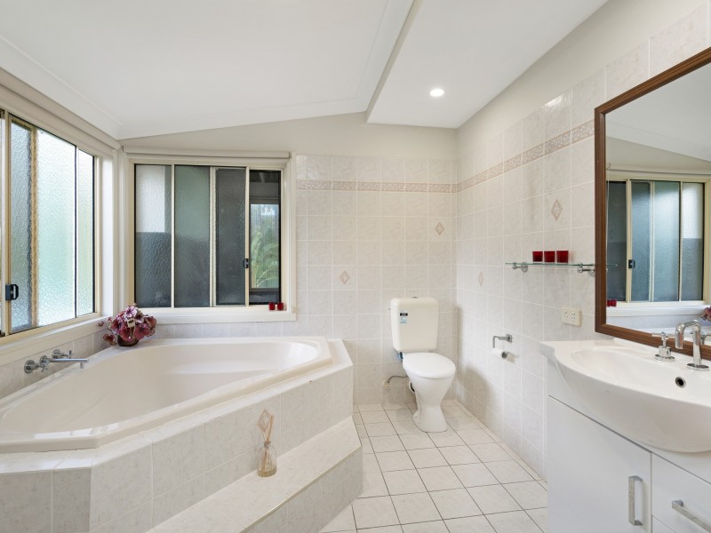 8 Otiose Court, Tallai QLD 4213