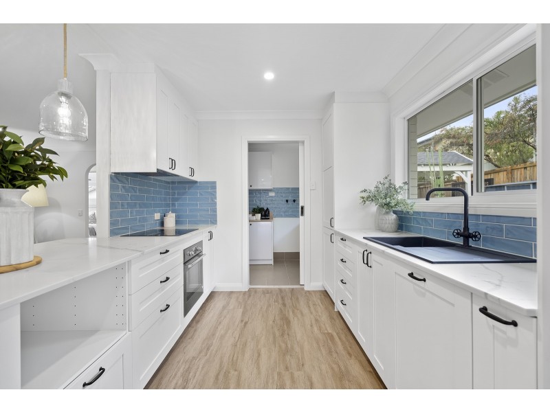 10 Cutana Court, Ashmore QLD 4214