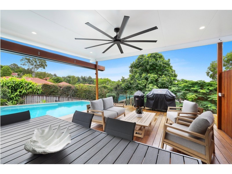 3 Suffolk Place, Mudgeeraba QLD 4213