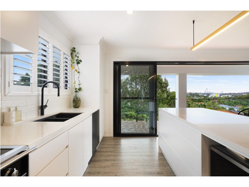 3 Suffolk Place, Mudgeeraba QLD 4213