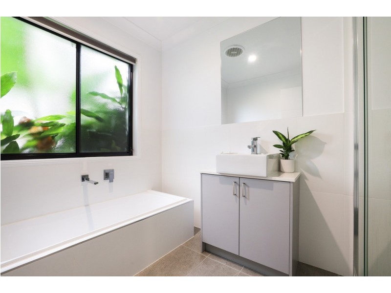3 Suffolk Place, Mudgeeraba QLD 4213