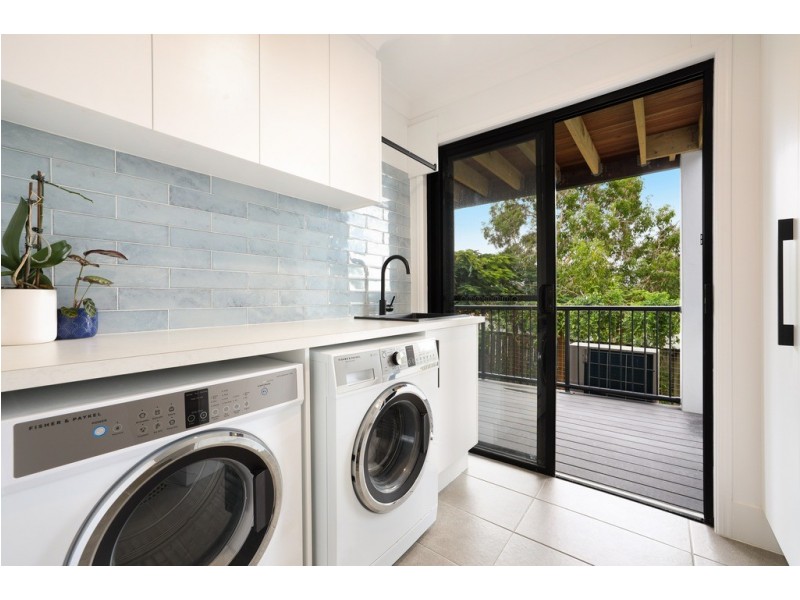 3 Suffolk Place, Mudgeeraba QLD 4213