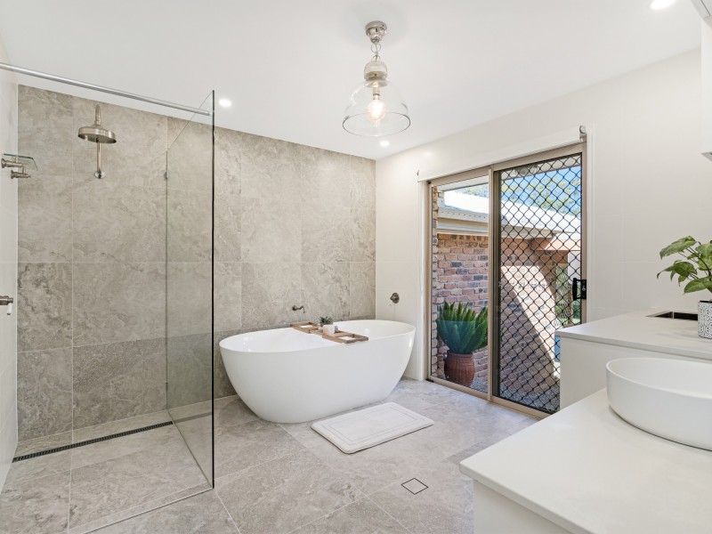 40 Thredbo Drive, Worongary QLD 4213