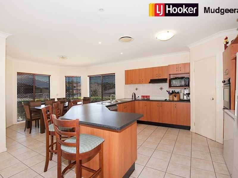 2 Worthing Court, Arundel QLD 4214