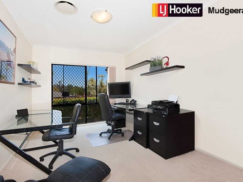 2 Worthing Court, Arundel QLD 4214