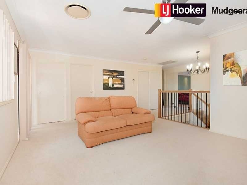 2 Worthing Court, Arundel QLD 4214