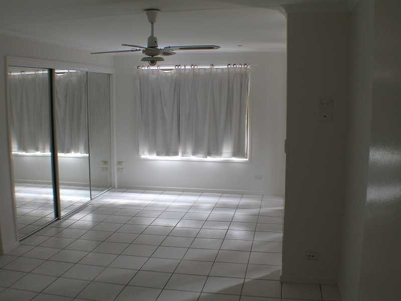 6 Scullin Street, Mudgeeraba QLD 4213