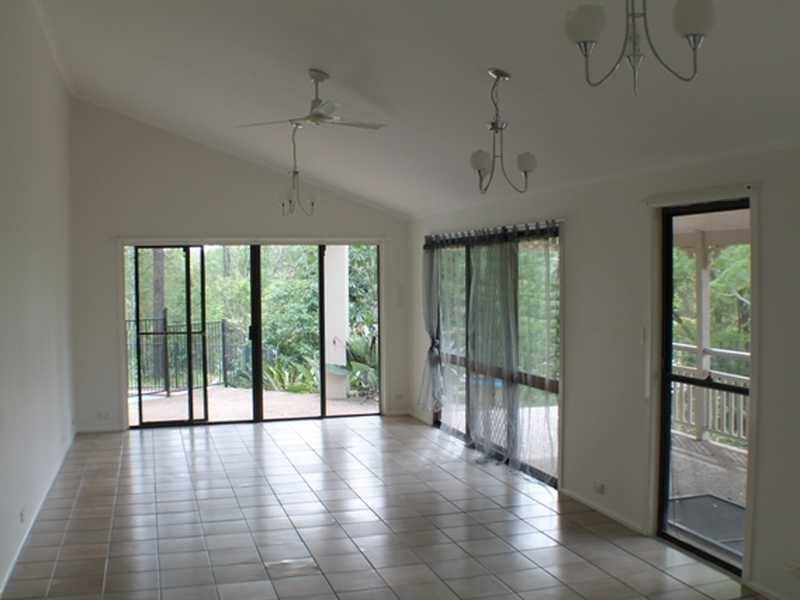 6 Scullin Street, Mudgeeraba QLD 4213