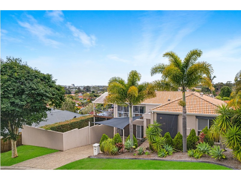 4 Suffolk Place, Mudgeeraba QLD 4213