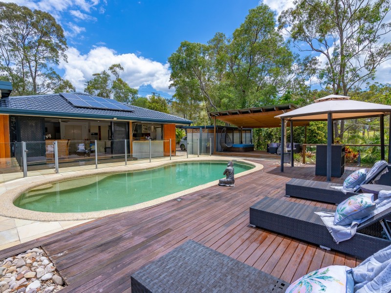 1 Harry Mills Drive, Worongary QLD 4213