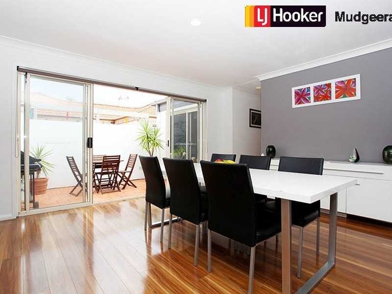 61 Cedarwood Crescent, Robina QLD 4226