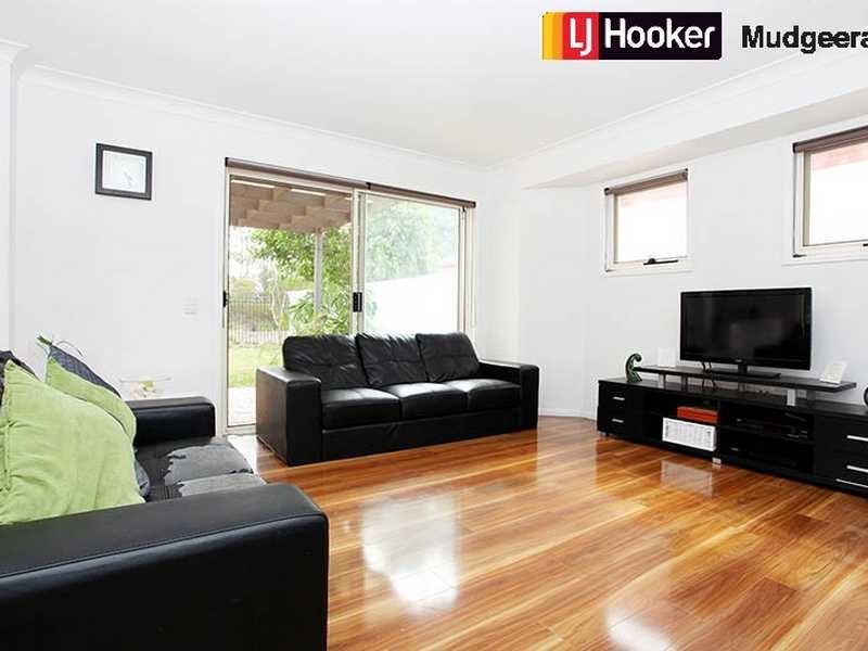 61 Cedarwood Crescent, Robina QLD 4226