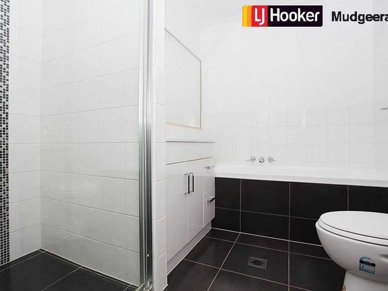 61 Cedarwood Crescent, Robina QLD 4226