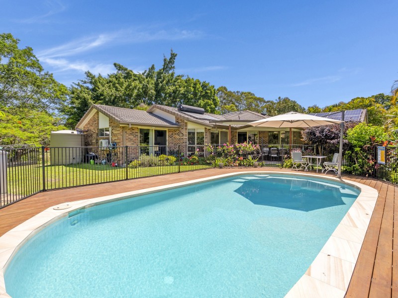 24 Thredbo Drive, Worongary QLD 4213