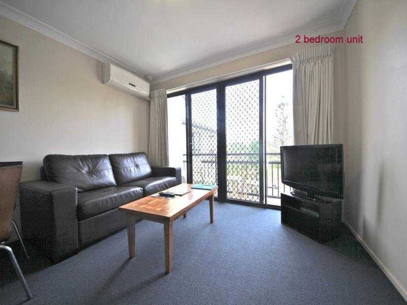 9 Margaret Avenue, Broadbeach QLD 4218