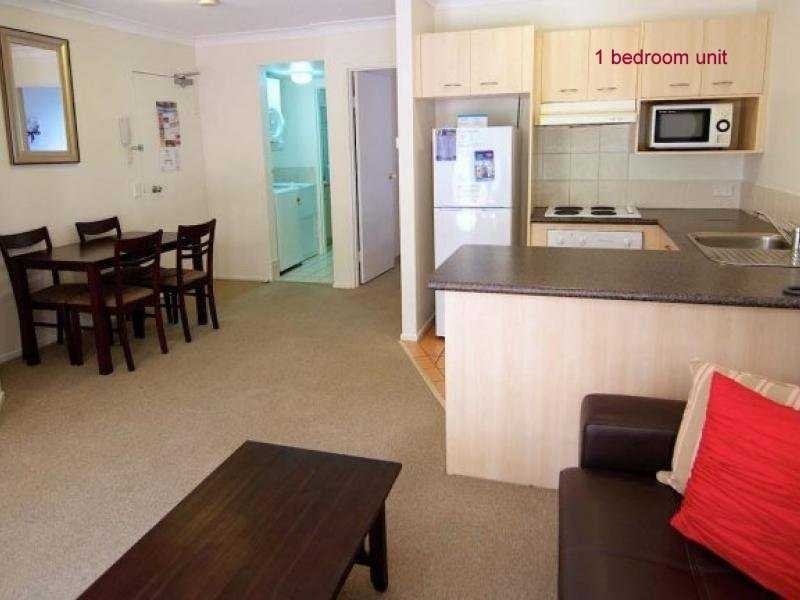 9 Margaret Avenue, Broadbeach QLD 4218