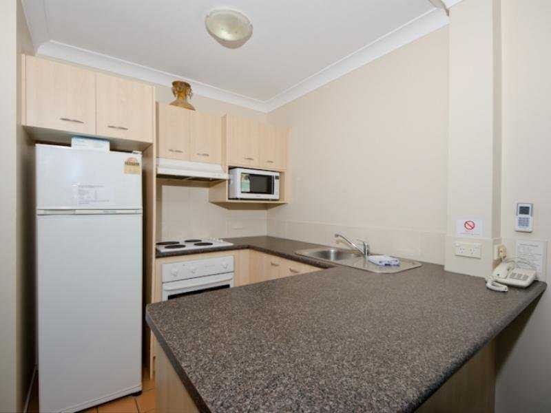 9 Margaret Avenue, Broadbeach QLD 4218