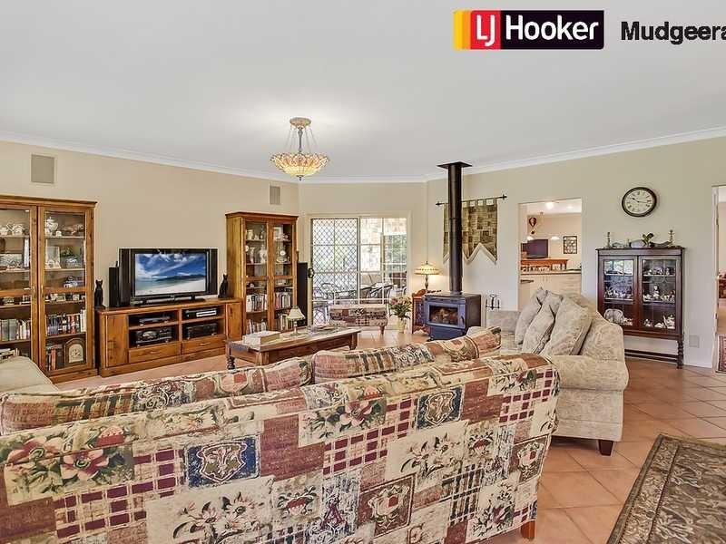 26 Lomatia Court, Bonogin QLD 4213