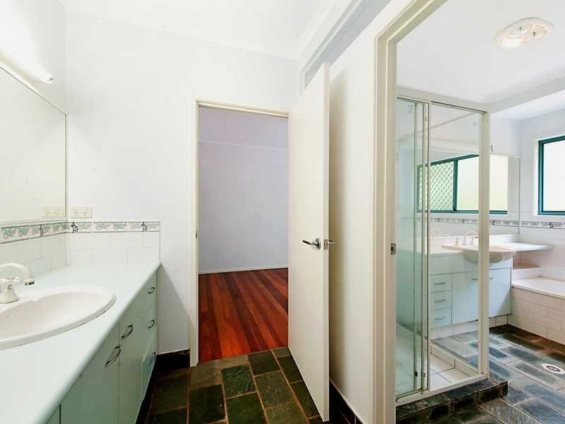 5 Windemere Drive, Bonogin QLD 4213