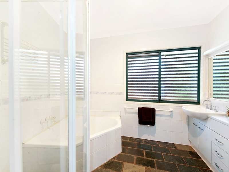 5 Windemere Drive, Bonogin QLD 4213