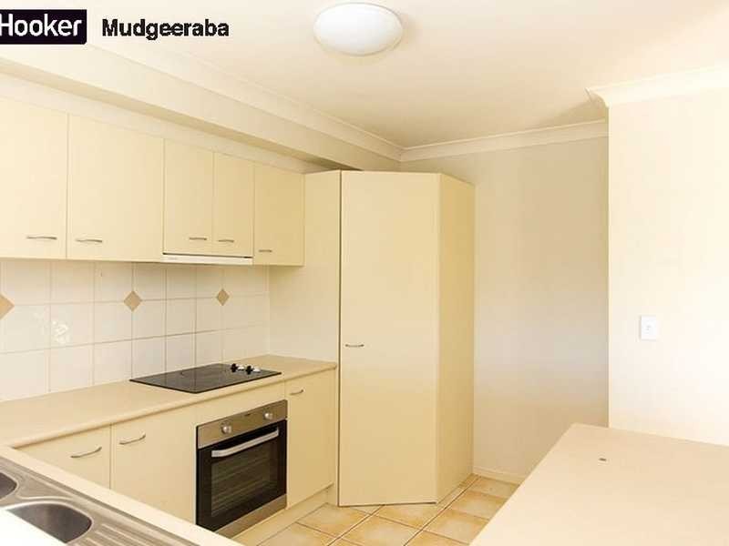 2/86 Kincaid Drive, Highland Park QLD 4211