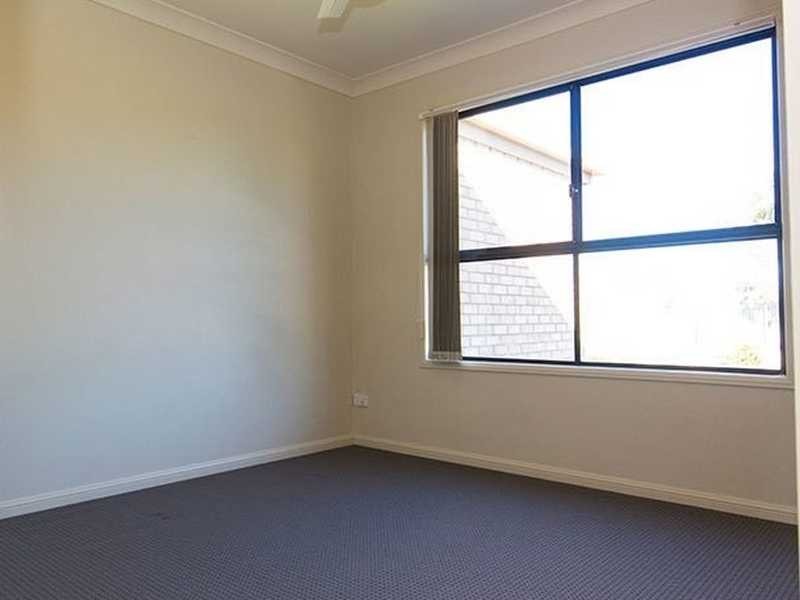 2/86 Kincaid Drive, Highland Park QLD 4211