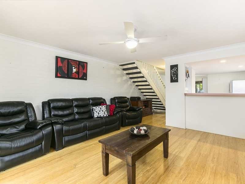 2/10 Snowgum Court, Burleigh Waters QLD 4220