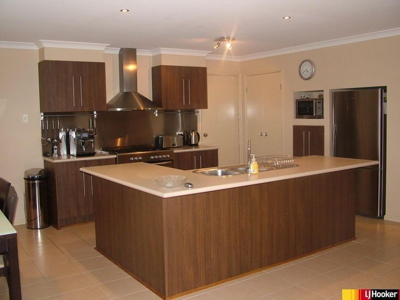 3 Brennan Close, Maudsland QLD 4210