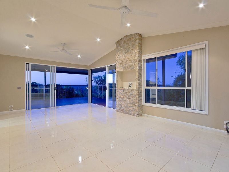 7 Macrobert Street, Highland Park QLD 4211