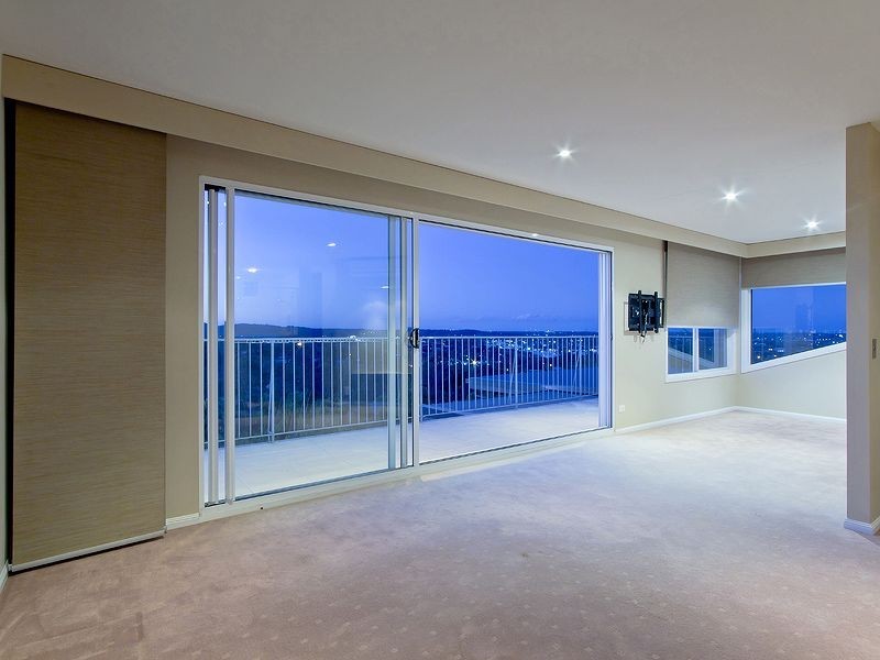 7 Macrobert Street, Highland Park QLD 4211