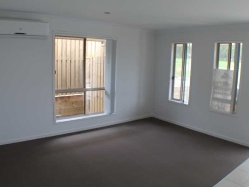 44 Kenneth Drive, Augustine Heights QLD 4300