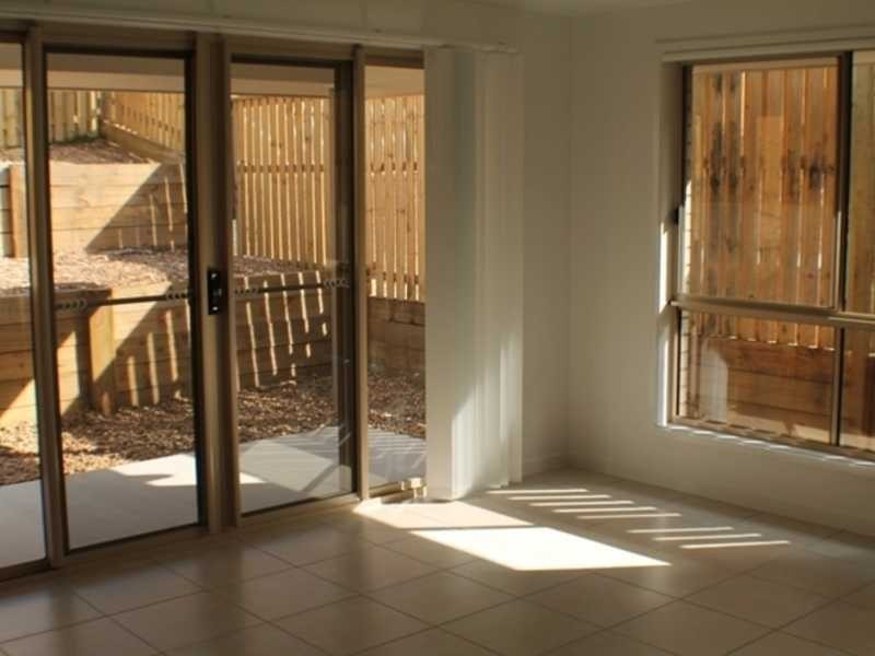 44 Kenneth Drive, Augustine Heights QLD 4300